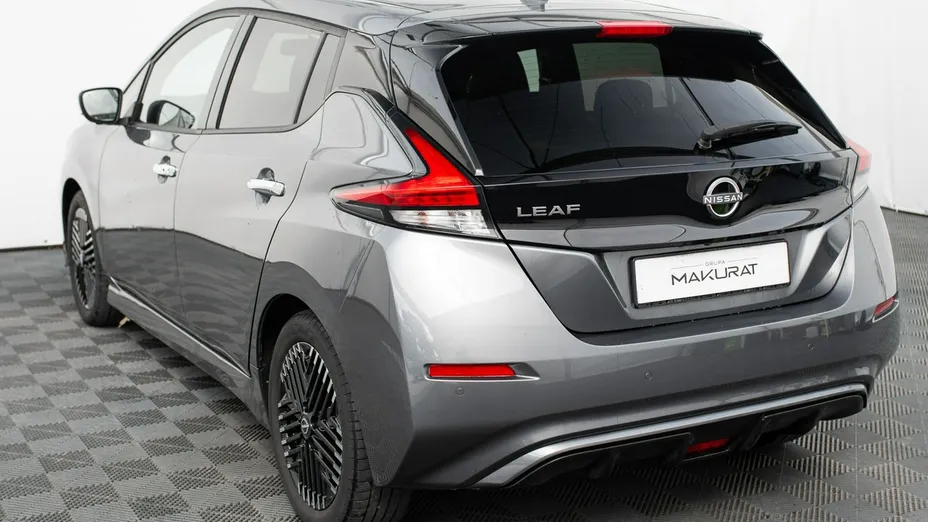 NISSAN Leaf -