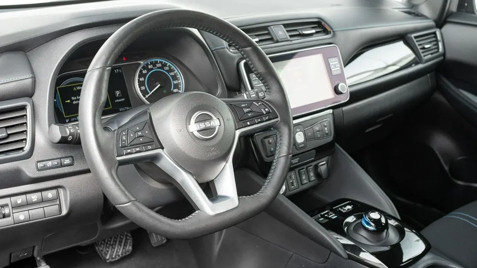 NISSAN Leaf -