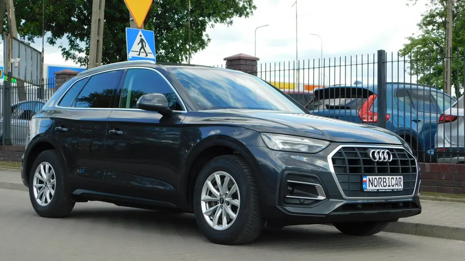 AUDI Q5 -