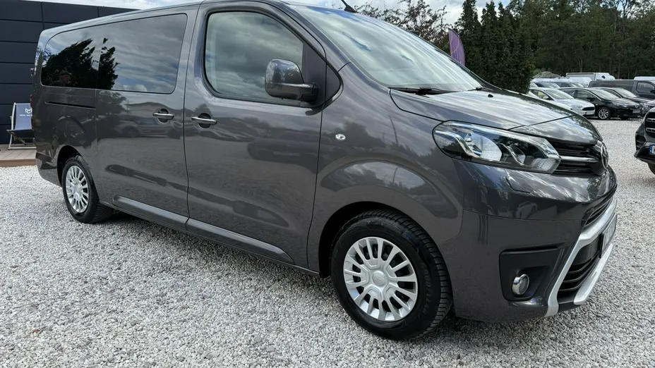 TOYOTA Proace Verso -