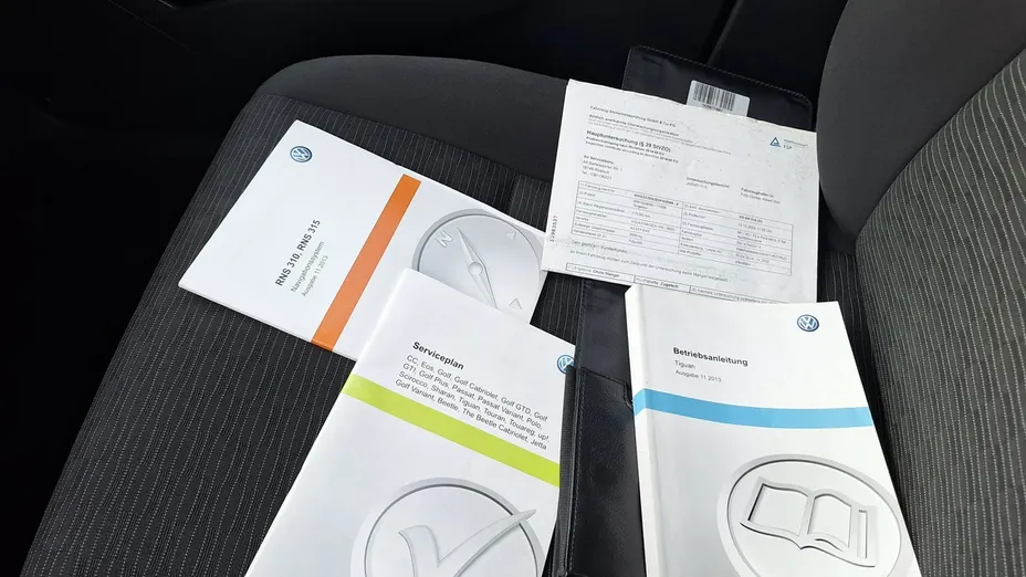 VOLKSWAGEN Tiguan -