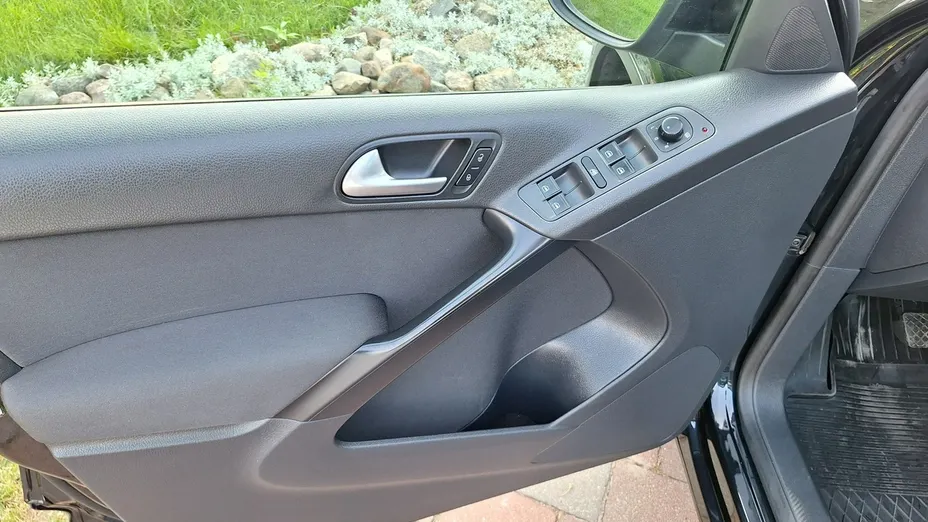 VOLKSWAGEN Tiguan -