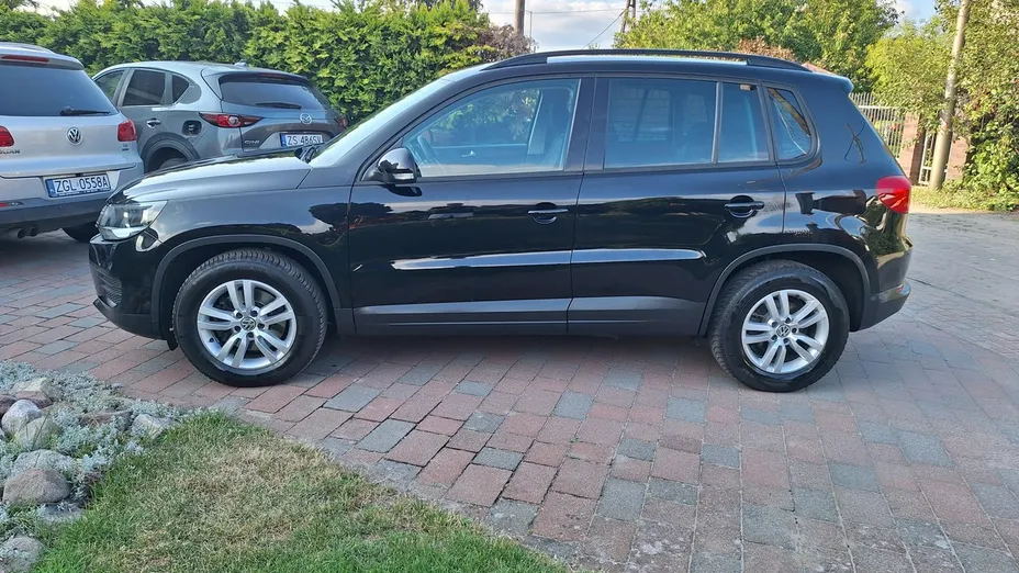 VOLKSWAGEN Tiguan -