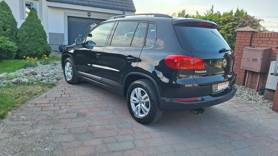 VOLKSWAGEN Tiguan -