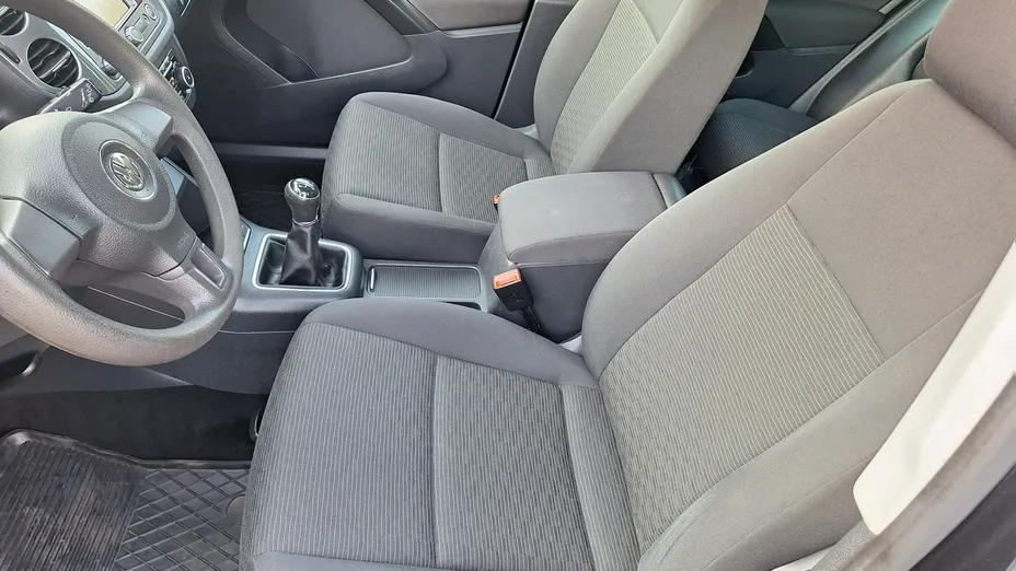 VOLKSWAGEN Tiguan -