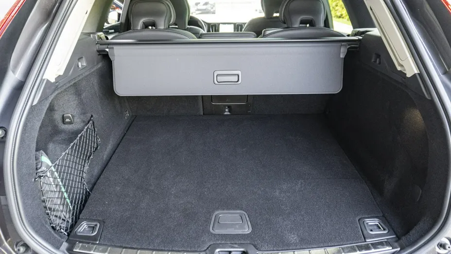 VOLVO XC60 -