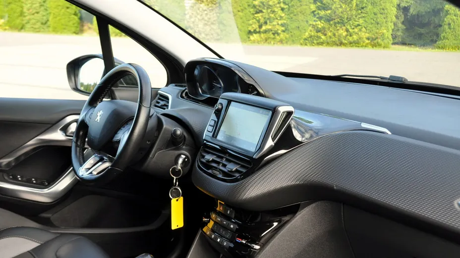 PEUGEOT 2008 -