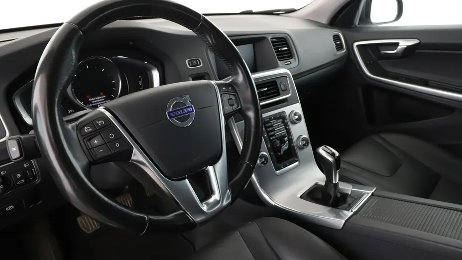 VOLVO V60 -