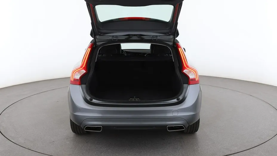 VOLVO V60 -