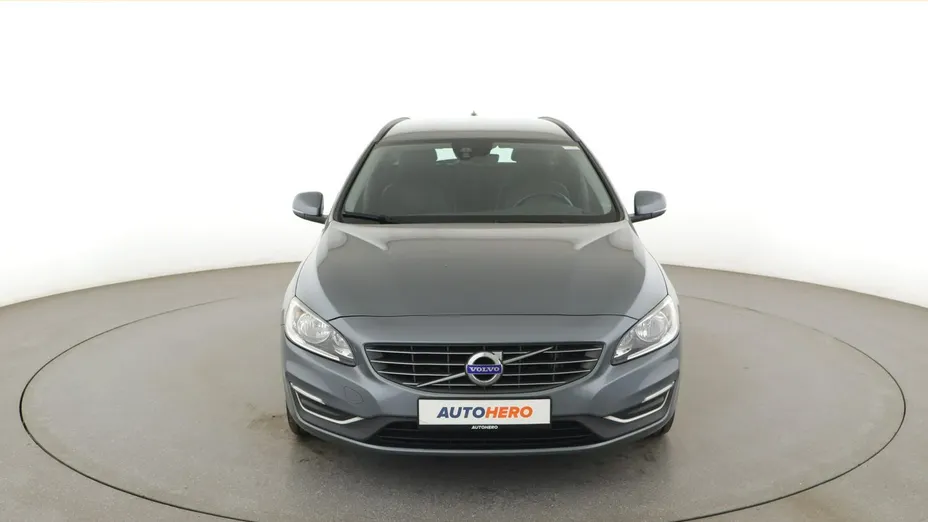 VOLVO V60 -
