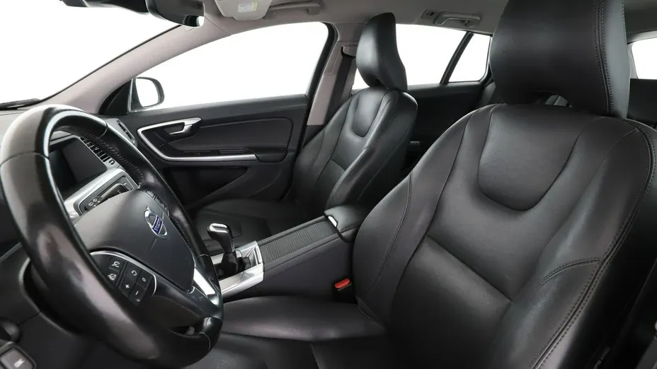 VOLVO V60 -