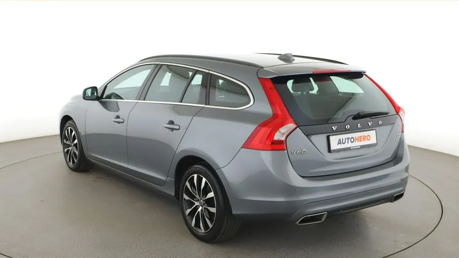 VOLVO V60 -