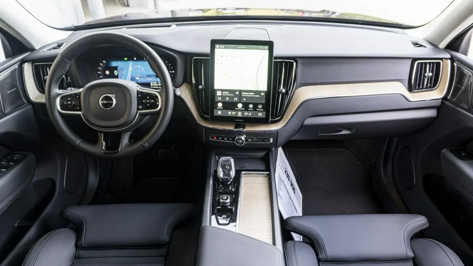 VOLVO XC60 -