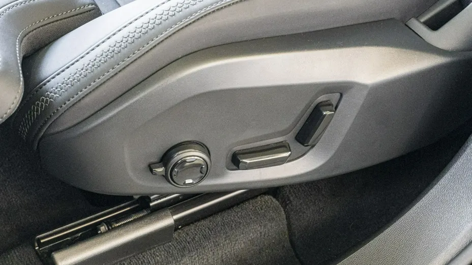 VOLVO XC60 -