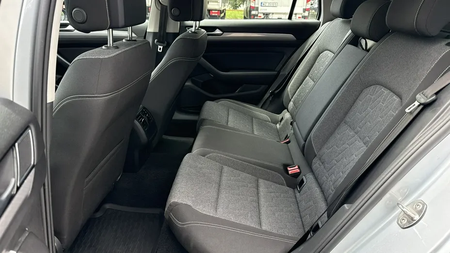 VOLKSWAGEN Passat -