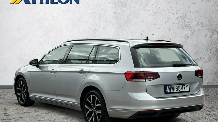 VOLKSWAGEN Passat -