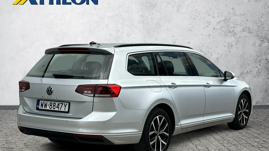 VOLKSWAGEN Passat -