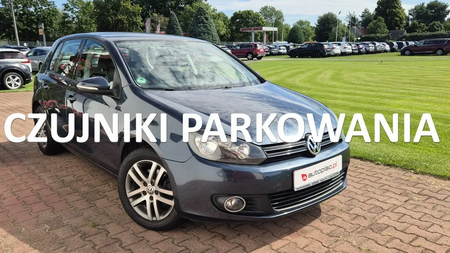 VOLKSWAGEN Golf -