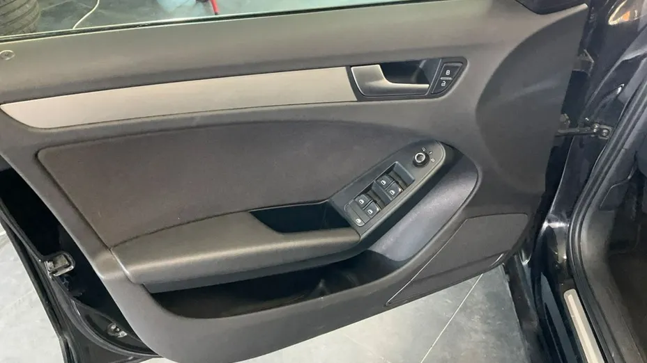AUDI A4 -