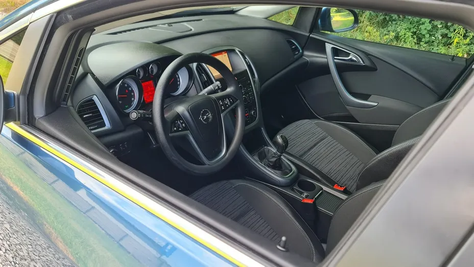 OPEL Astra -