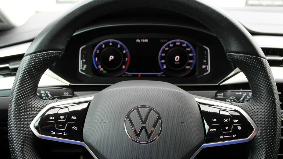 VOLKSWAGEN Arteon -