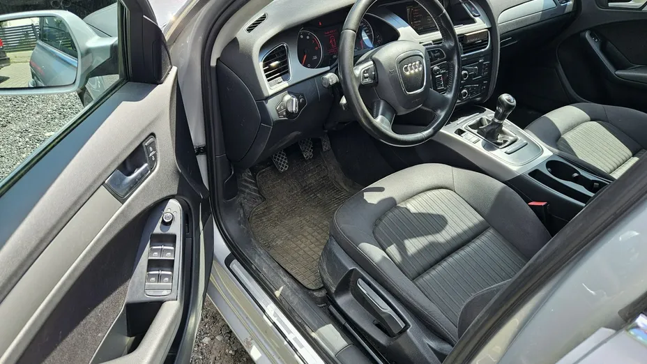 AUDI A4 -