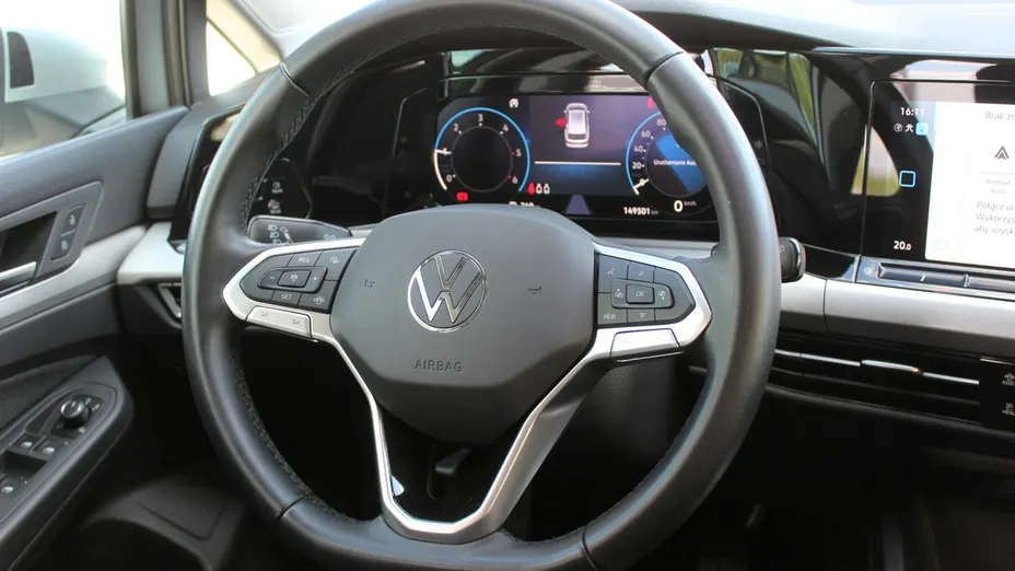 VOLKSWAGEN Golf -