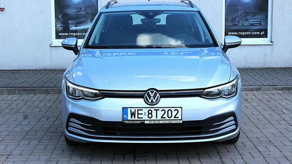 VOLKSWAGEN Golf -