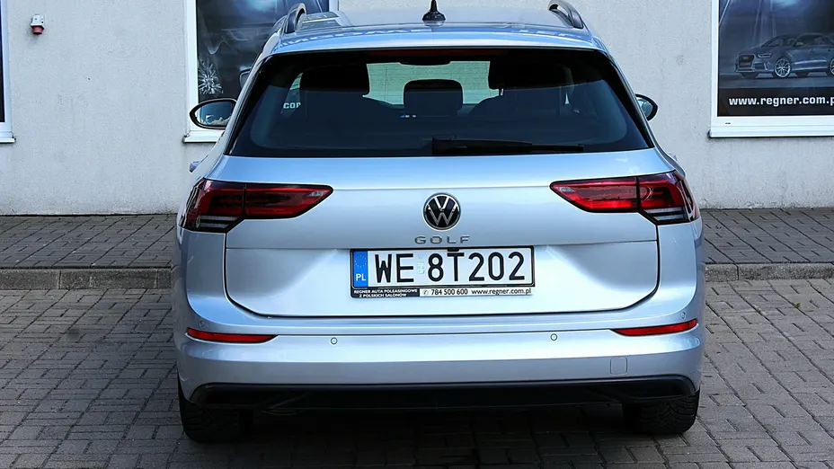 VOLKSWAGEN Golf -