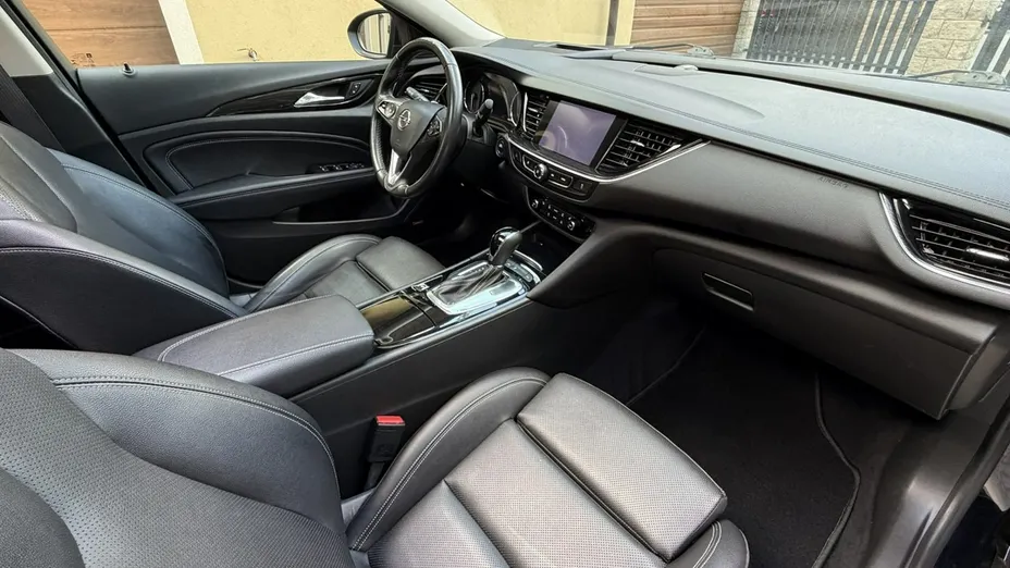 OPEL Insignia -