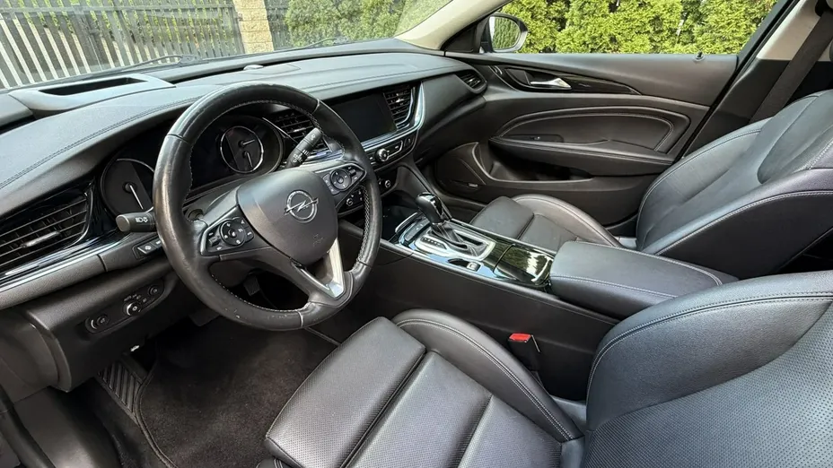 OPEL Insignia -