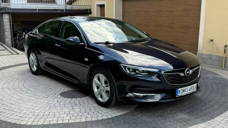 OPEL Insignia -