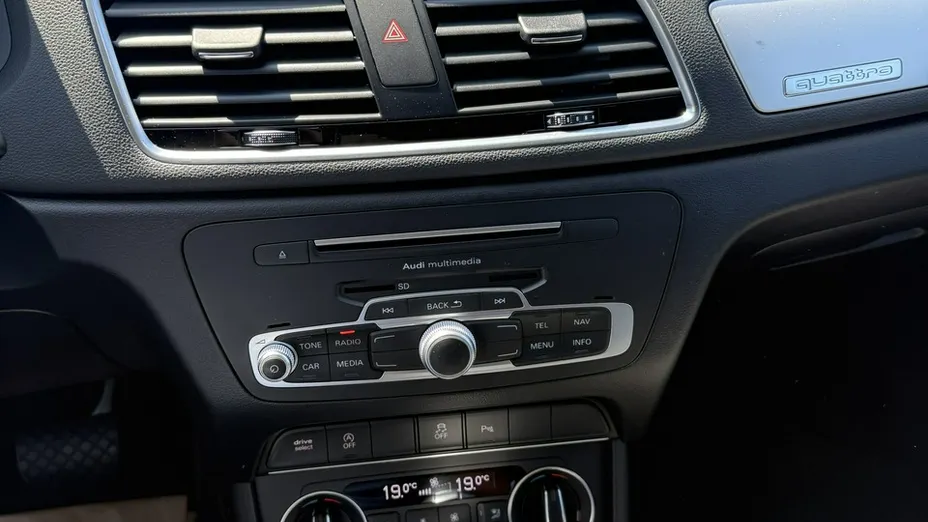 AUDI Q3 -