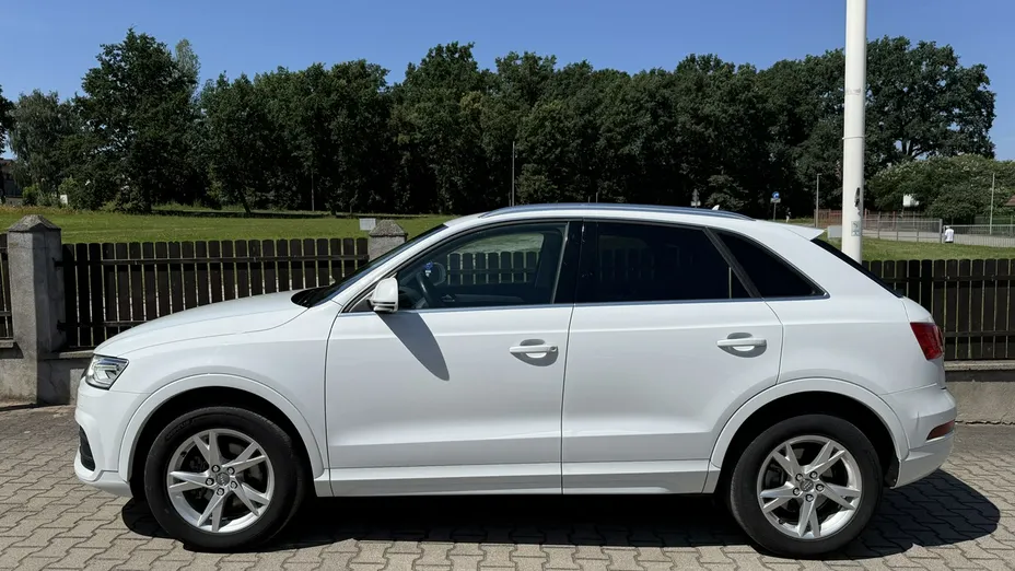 AUDI Q3 -