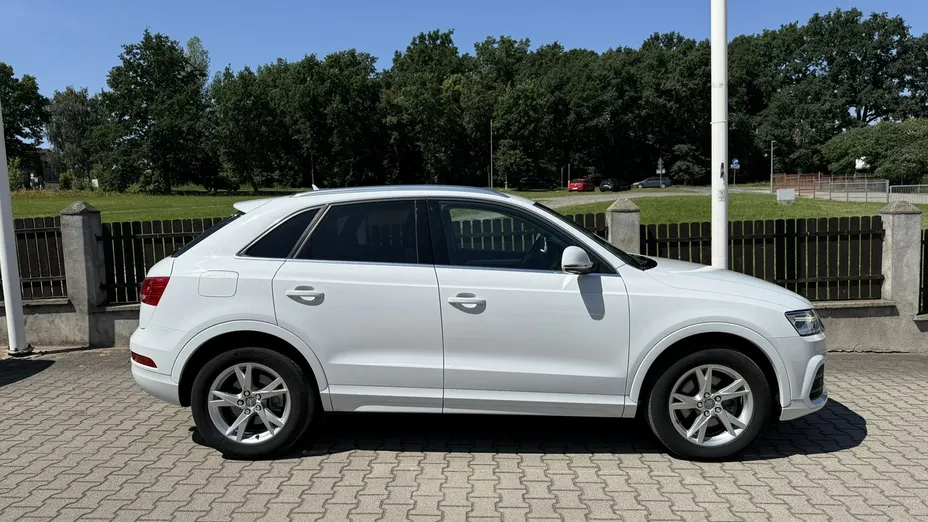 AUDI Q3 -