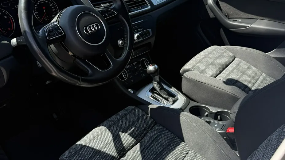 AUDI Q3 -