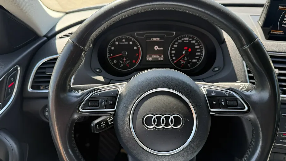 AUDI Q3 -