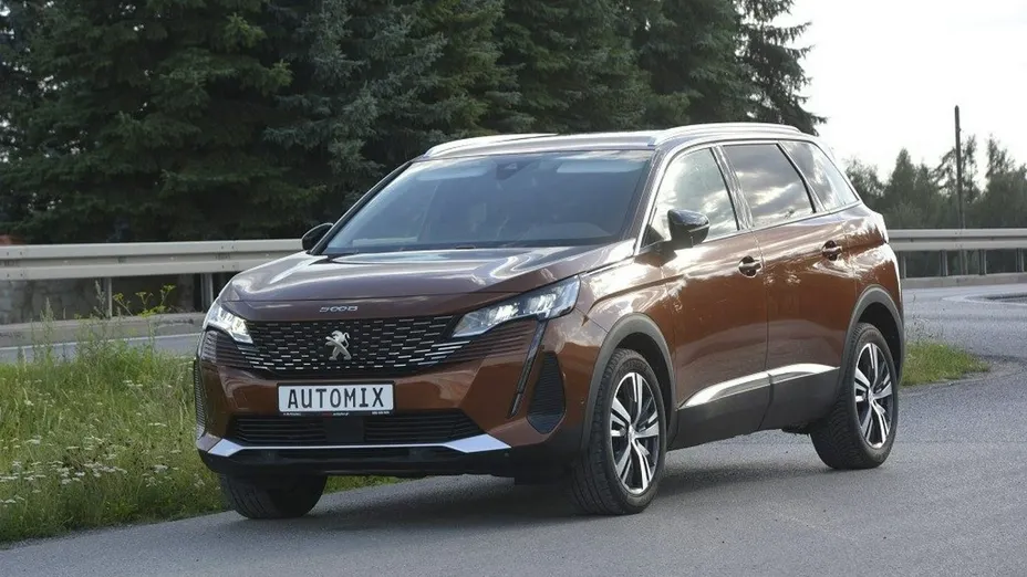 PEUGEOT 5008 -