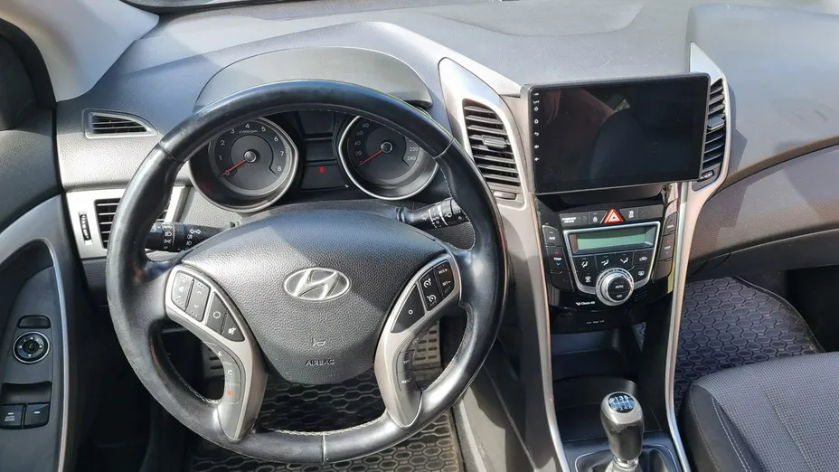 HYUNDAI i30 -