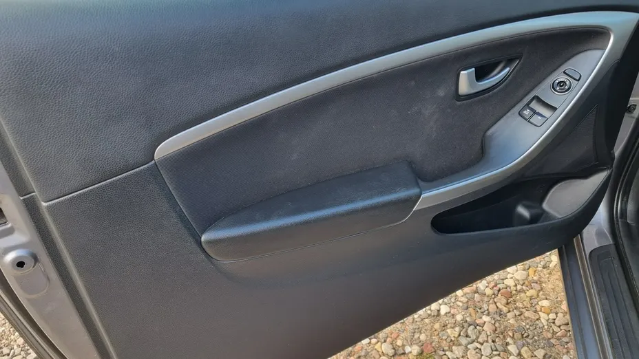 HYUNDAI i30 -