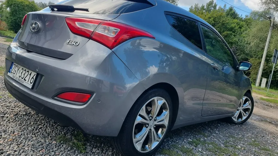 HYUNDAI i30 -