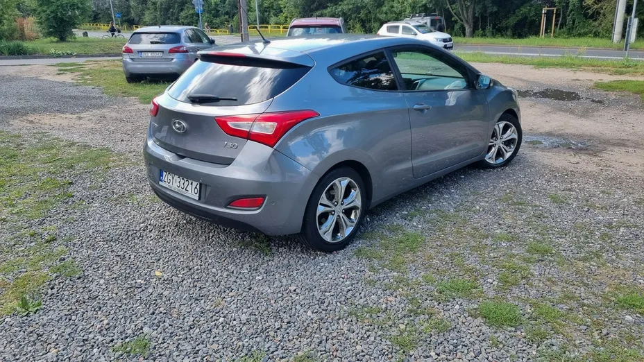 HYUNDAI i30 -