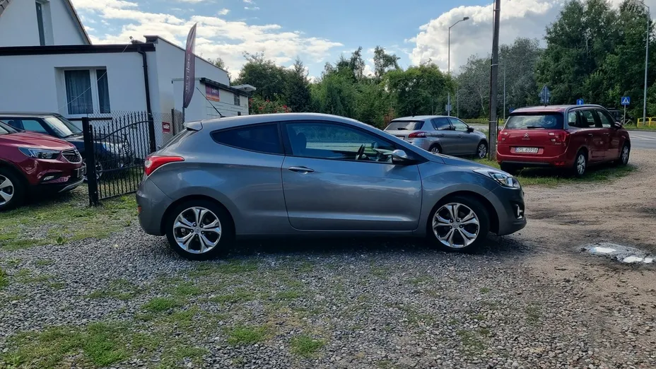 HYUNDAI i30 -