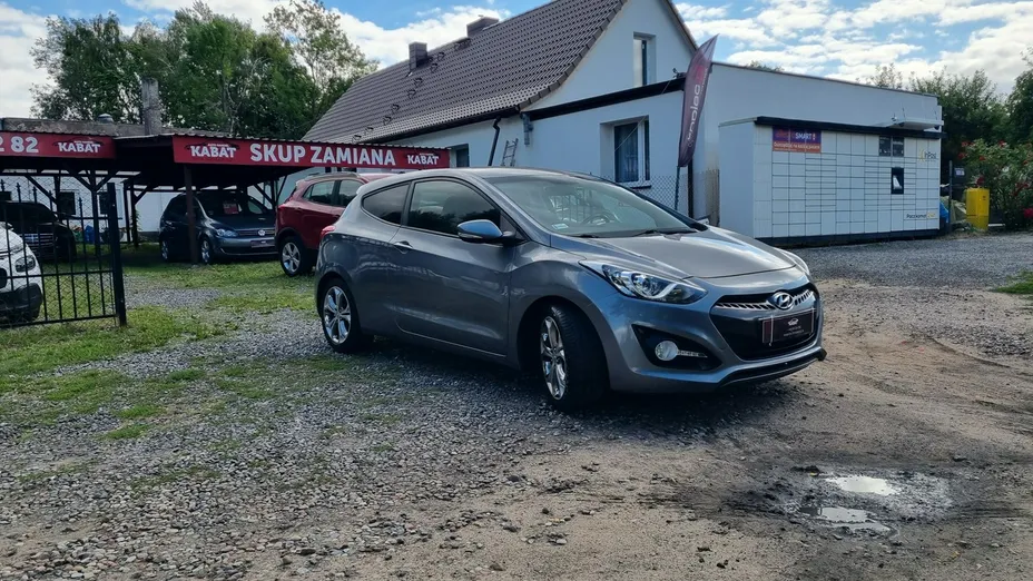 HYUNDAI i30 -
