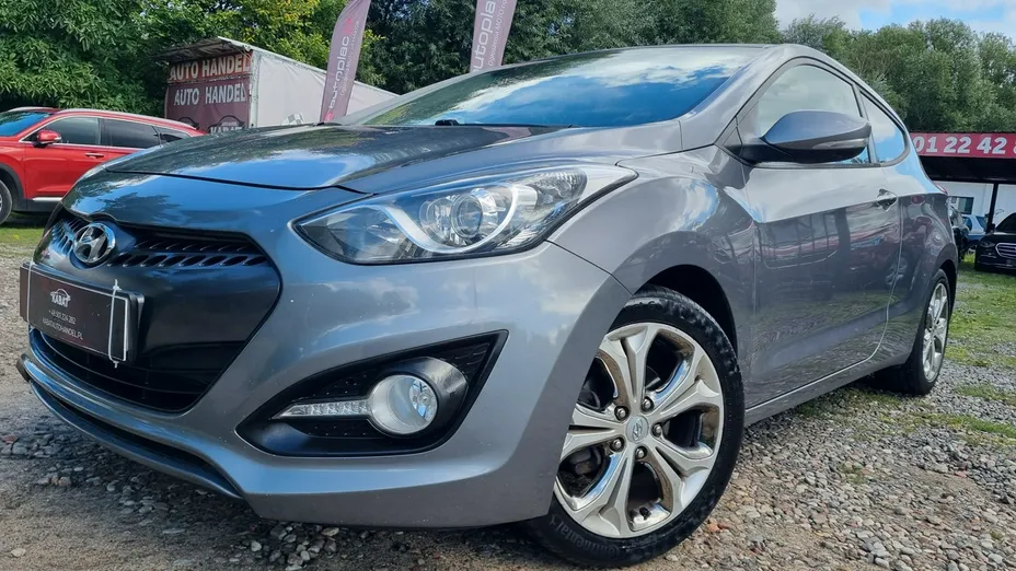 HYUNDAI i30 -