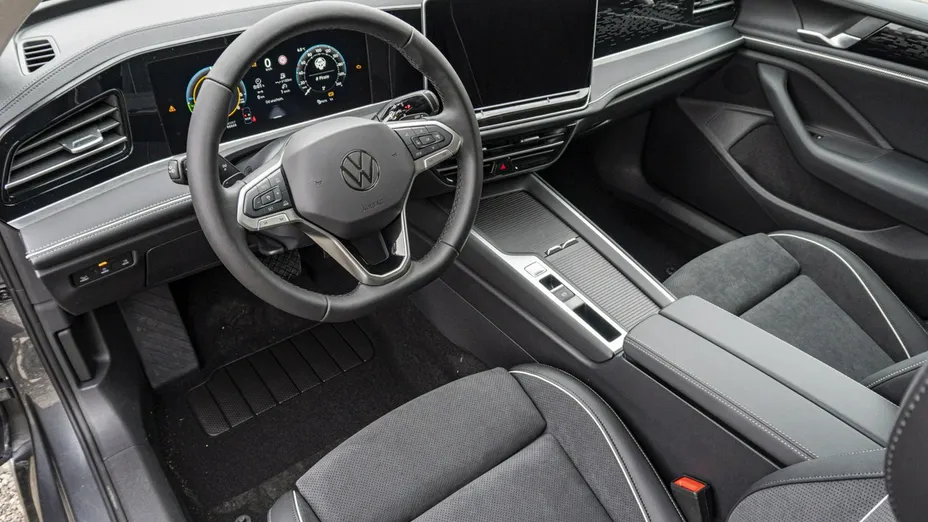 VOLKSWAGEN Passat -
