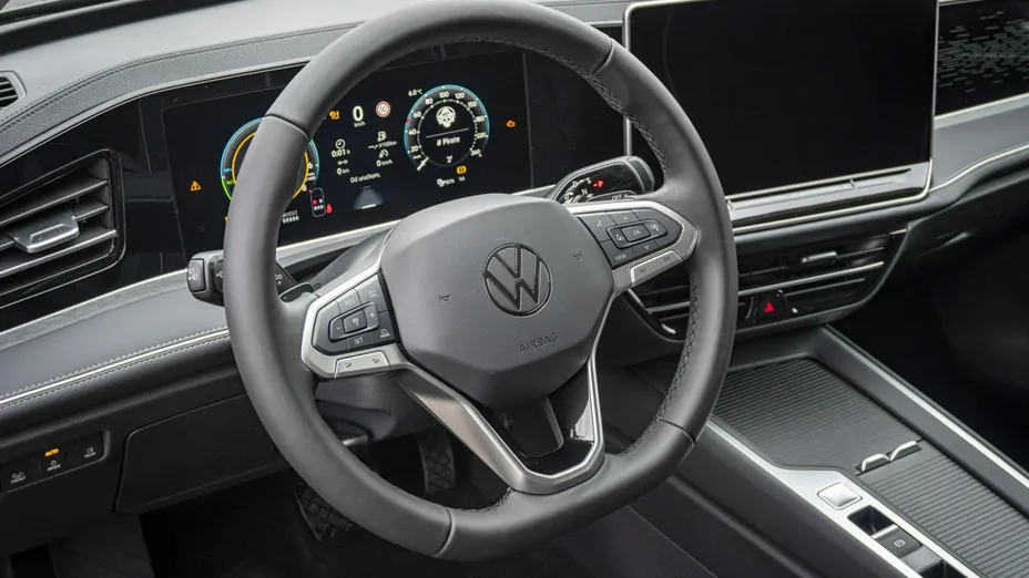 VOLKSWAGEN Passat -