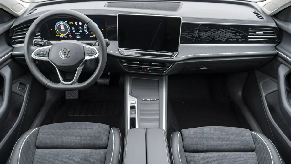 VOLKSWAGEN Passat -