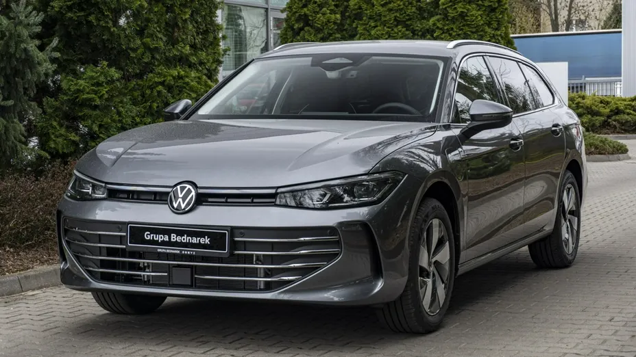VOLKSWAGEN Passat -