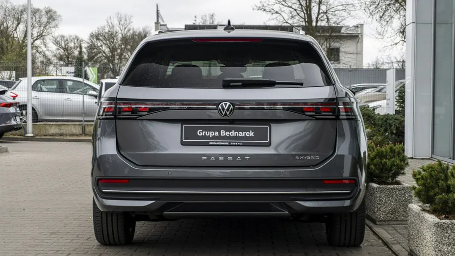 VOLKSWAGEN Passat -